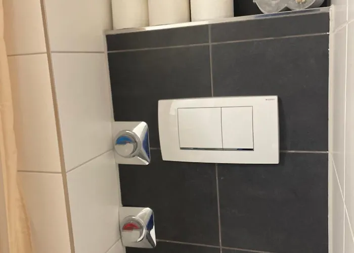Apartament Mit Kuechenzeile, Stadtnah & Kostenlos Parken *