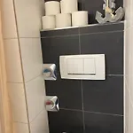 דירה Mit Kuechenzeile, Stadtnah & Kostenlos Parken *